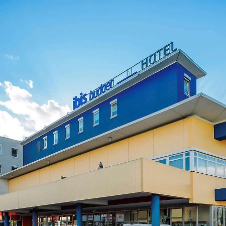 Ibis Budget Salzburg Airport - Self-Check-In Himmelreich エクステリア 写真